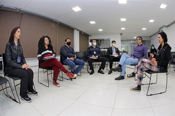 Representantes da Escola do Legislativo de Campo Limpo Paulista visitam Câmara de Piracicaba